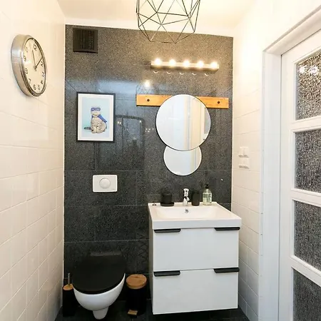 Piekne, Przestronne Mieszkanie Przy Placu Teatralnym. *