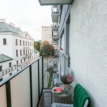 Piekne, Przestronne Mieszkanie Przy Placu Teatralnym. Apartament