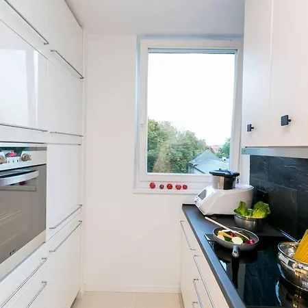 Piękne, Przestronne Mieszkanie Przy Placu Teatralnym. Warszawa