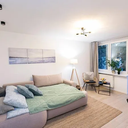 Piękne, Przestronne Mieszkanie Przy Placu Teatralnym. Warszawa