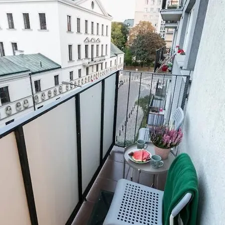 Piekne, Przestronne Mieszkanie Przy Placu Teatralnym.